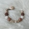Babybeads - Speenkoord Met Naam - Bruine Tinten Naturel - Kraamcadeau -Winkel Voor Babyproducten 1169x1200
