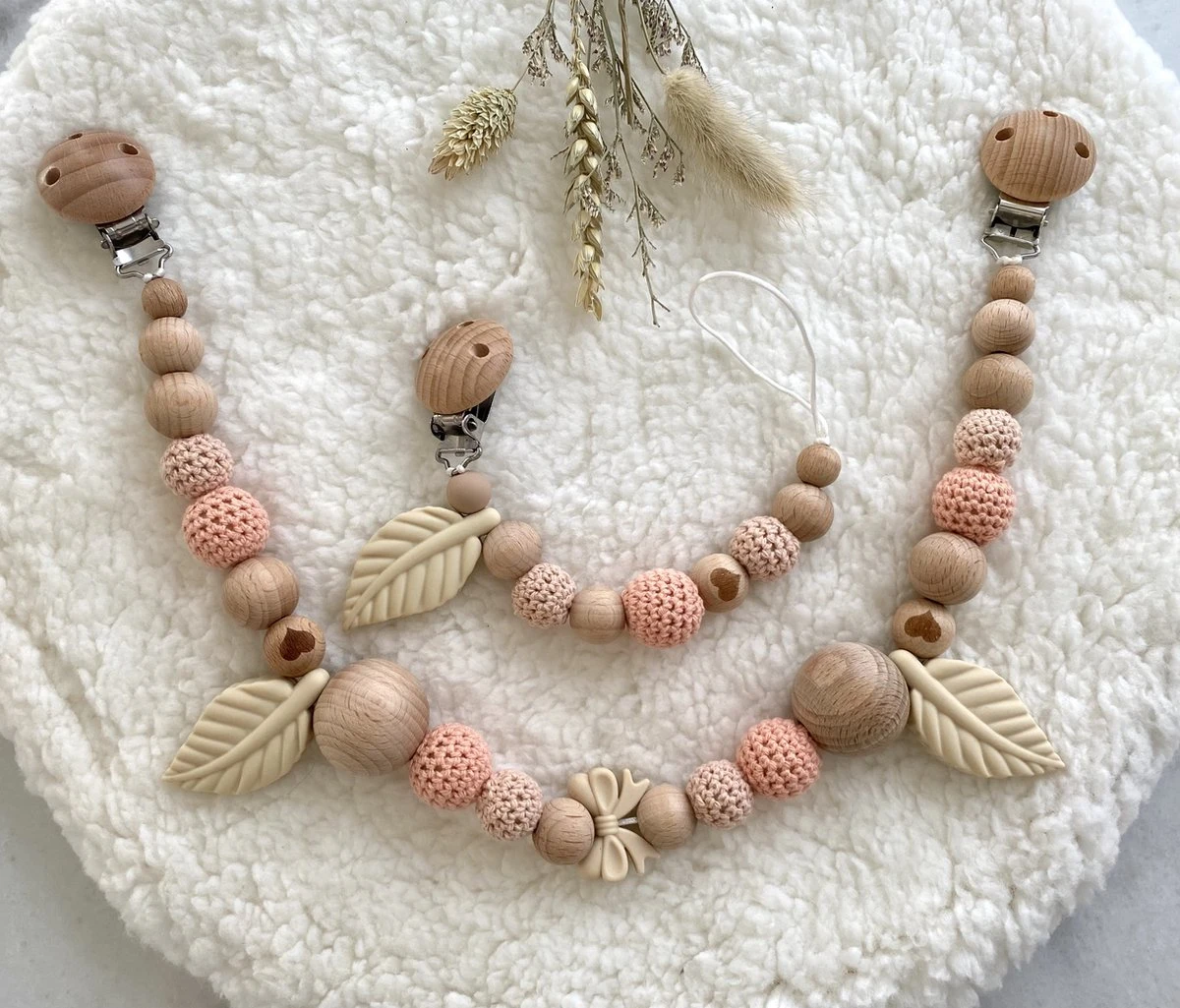 Luxe Speenkoorden - Set Wagenspanner En Speenkoord - Meisje - Kraamcadeau - Baby Shower - Roze - Perzik Kleur - Blad 3 Luxe Speenkoorden - Set Wagenspanner En Speenkoord - Meisje - Kraamcadeau - Baby Shower - Roze - Perzik Kleur - Blad