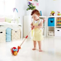 Hape Lilly Musical Stokroller Rood 56 Cm -Winkel Voor Babyproducten 1200x1200 265