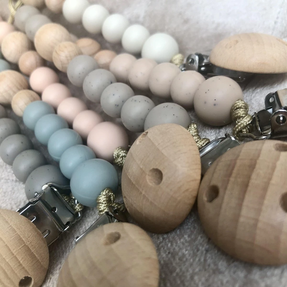 States&Klein Speenkoord - Natural Silk - Duurzaam - Kraamcadeau - Babyshower - Baby - Naturel 5 States&Klein Speenkoord - Natural Silk - Duurzaam - Kraamcadeau - Babyshower - Baby - Naturel - Afbeelding 3