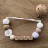 Speenkoord Met Naam | Gepersonaliseerd | Bloem - Hout | Kraamcadeau | Baby | Speenclip | Speenketting | Bebbes -Winkel Voor Babyproducten 1200x1200 413