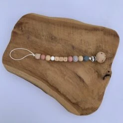 Speenkoord Met Naam | Gepersonaliseerd | Donker Roze - Hout | Kraamcadeau | Baby | Speenclip | Speenketting | Bebbes -Winkel Voor Babyproducten 1200x1200 442