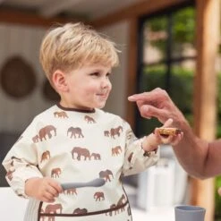 Jollein Slab Waterproof Met Mouw Meadow - Chestnut -Winkel Voor Babyproducten 1200x1200 606