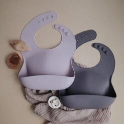 Mushie Siliconen Baby Slabbetje Met Opvangbakje | Rocket | BPA Ftalaatvrij| Afwasbaar 26 Mushie Siliconen Baby Slabbetje Met Opvangbakje | Rocket | BPA Ftalaatvrij| Afwasbaar -Winkel Voor Babyproducten 1200x1200 632