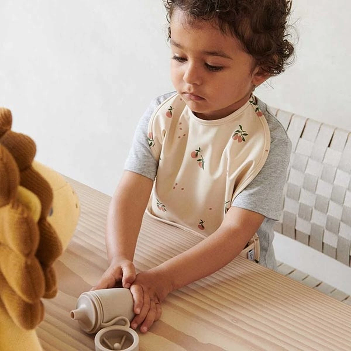 Liewood Merle Slabbetje Met Mouwen Peach/sea Shell Mix 7 Liewood Merle Slabbetje Met Mouwen Peach/sea Shell Mix - Afbeelding 5