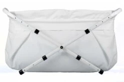 BiBaBad Verstelbaar Wit 70-90 Cm, Badzak Met Knoopsluiting. Maak Van Je Douche Een Kinderbad. Dit Opvouwbaar Bad Kun Je In Lengte Breedte En Hoogte Aanpassen Zodat Je Optimaal Gebruik Kunt Maken Van Je Doucheruimte. -Winkel Voor Babyproducten 1200x798 4