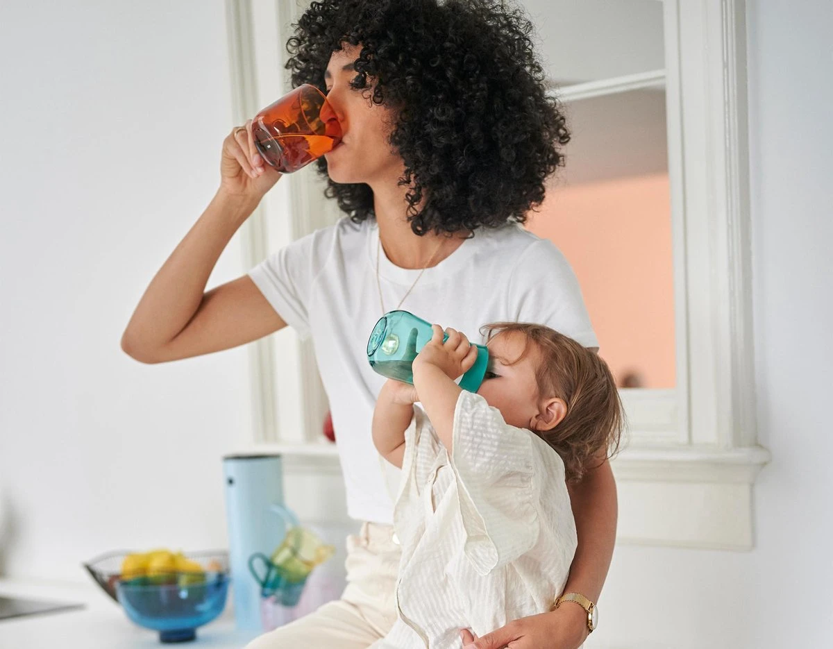 Mepal Mio – 360° Oefenbeker 300 Ml – Stimuleert Het Zelf Drinken – Deep Turquoise – Kan Tegen Een Stootje – Drinkbeker Kinderen – Lekvrije Beker 5 Mepal Mio – 360° Oefenbeker 300 Ml – Stimuleert Het Zelf Drinken – Deep Turquoise – Kan Tegen Een Stootje – Drinkbeker Kinderen – Lekvrije Beker - Afbeelding 3