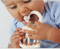 Sophie De Giraf - So Pure - Bijtring - Very Soft - 100% Natuurlijk Rubber 10 Sophie De Giraf - So Pure - Bijtring - Very Soft - 100% Natuurlijk Rubber -Winkel Voor Babyproducten 1200x989