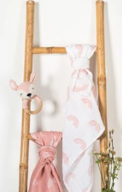 Jollein Bijtring Deer - Pale Pink -Winkel Voor Babyproducten 763x1200