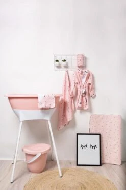 LUMA Bad- En Verzorgingsset - Cloud Pink -Winkel Voor Babyproducten 800x1200 36