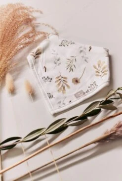 Jollein Slab Bandana Wild Flowers- 2 Stuks -Winkel Voor Babyproducten 809x1200 4